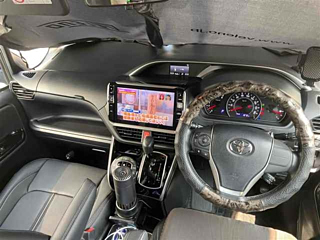 TOYOTA VOXY 2019
