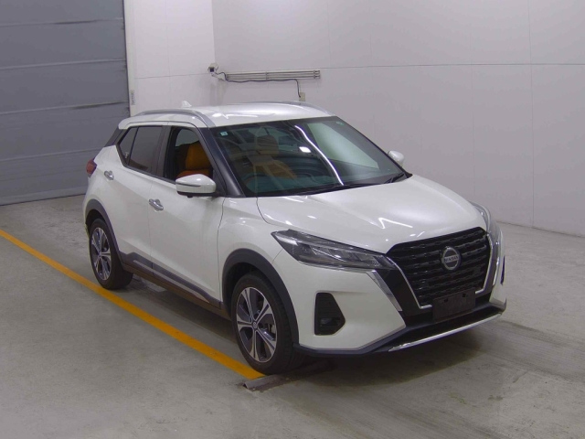 NISSAN KIX 2020