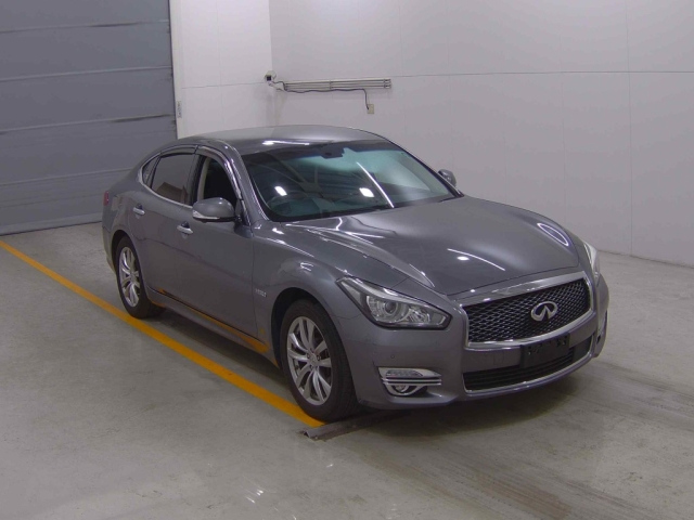 NISSAN FUGA 2018