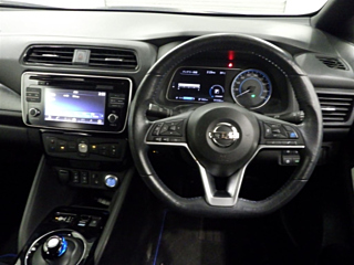 NISSAN LEAF 2017