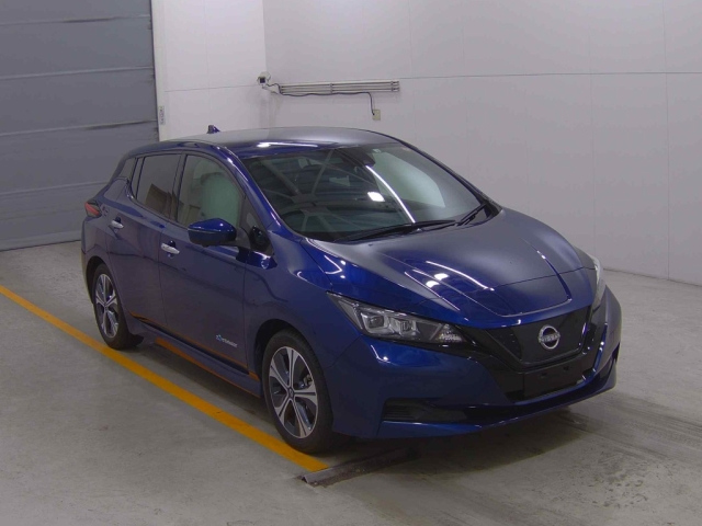 NISSAN LEAF 2022