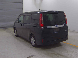 TOYOTA NOAH 2014