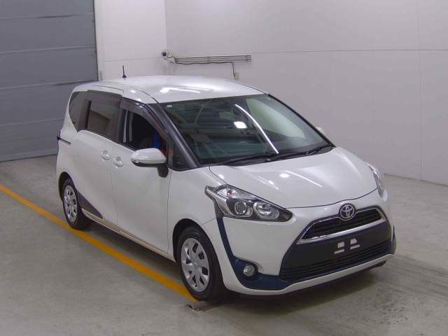 TOYOTA SIENTA 2016