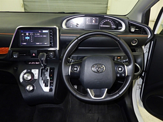 TOYOTA SIENTA 2016
