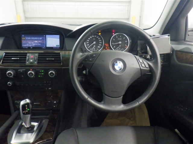 BMW 5 SERIES 2009