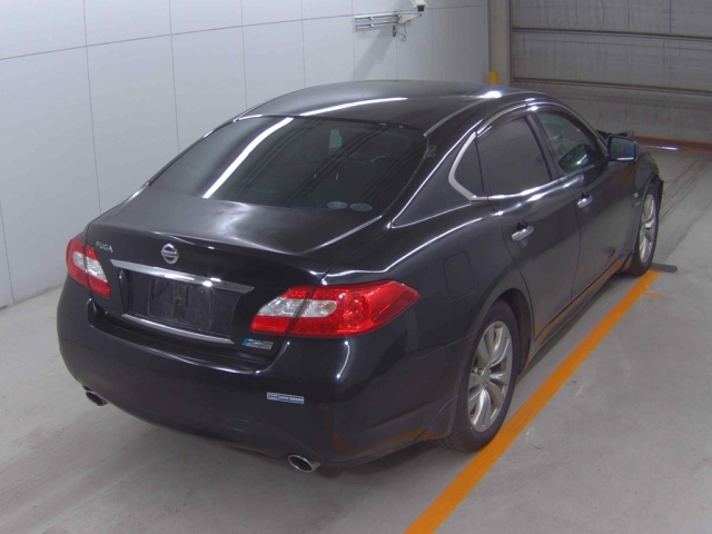 NISSAN FUGA 2014