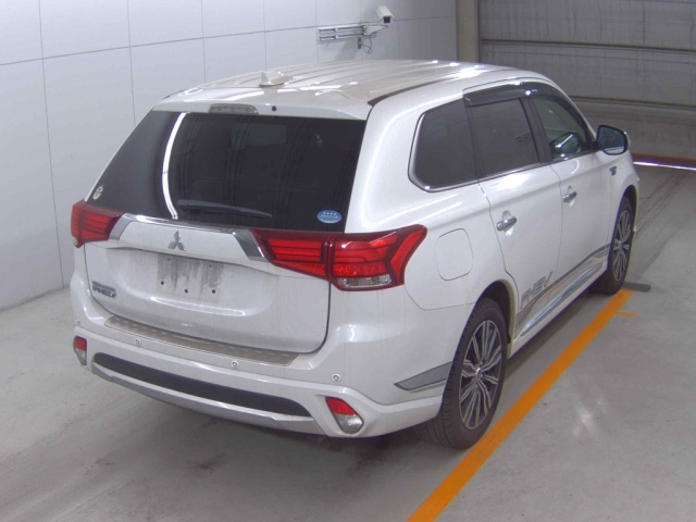 MITSUBISHI OUTLANDER PHEV 2016