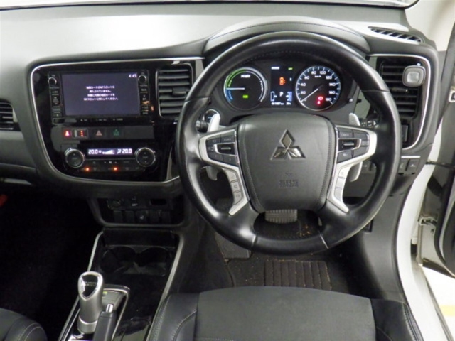 MITSUBISHI OUTLANDER PHEV 2016