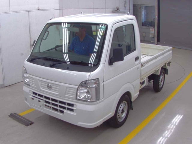 NISSAN CLIPPER TRUCK 2015