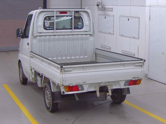 NISSAN CLIPPER TRUCK 2009