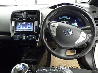 NISSAN LEAF 2017