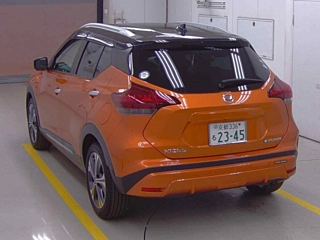 NISSAN KIX 2021