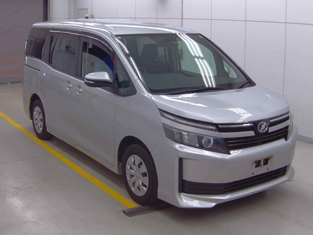 TOYOTA VOXY 2016