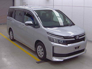TOYOTA VOXY 2016