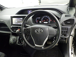 TOYOTA VOXY 2016