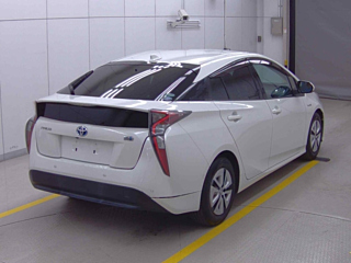 TOYOTA PRIUS 2016