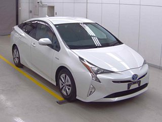 TOYOTA PRIUS 2016