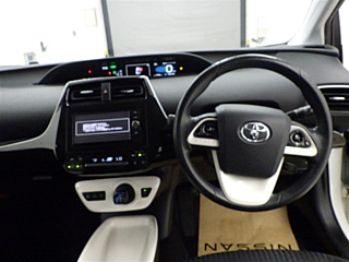 TOYOTA PRIUS 2016