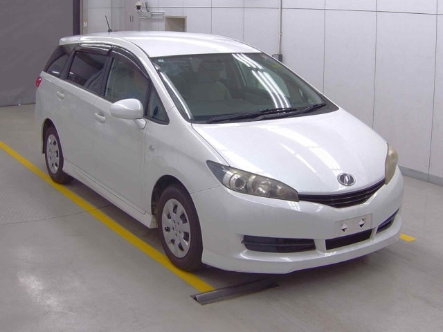 TOYOTA WISH 2010