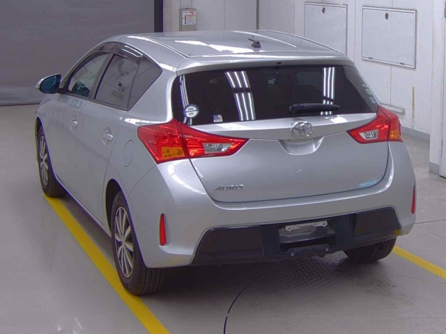 TOYOTA AURIS 2012