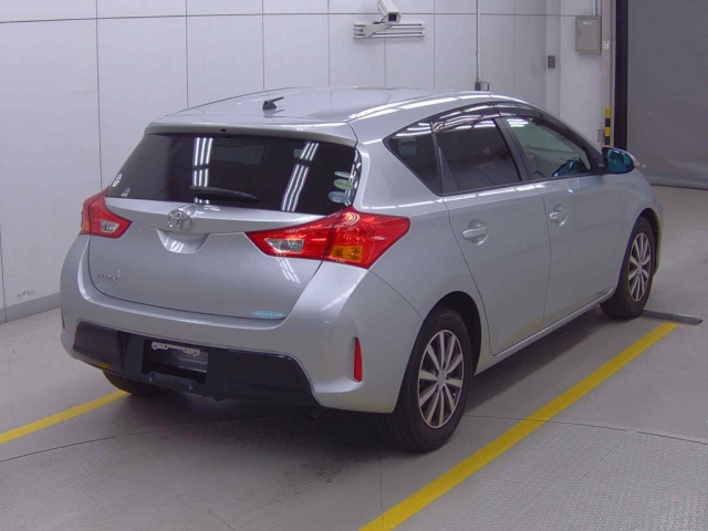 TOYOTA AURIS 2012