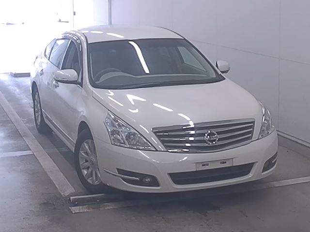 NISSAN TEANA 2011