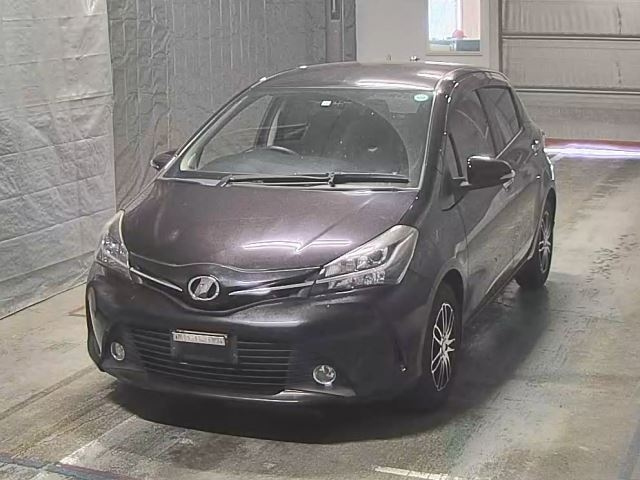 TOYOTA VITZ 2016