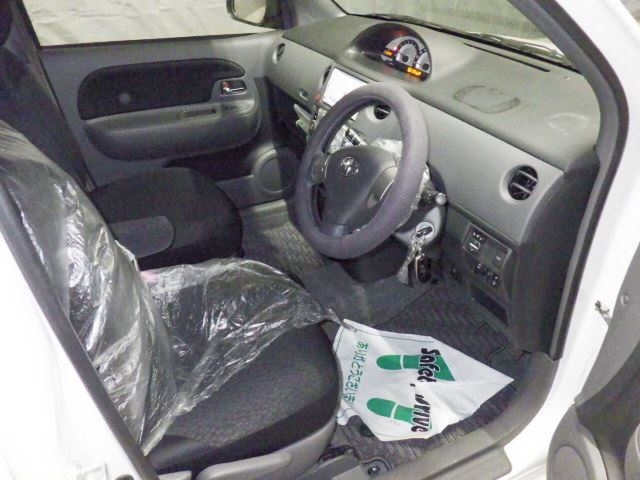 TOYOTA SIENTA 2014