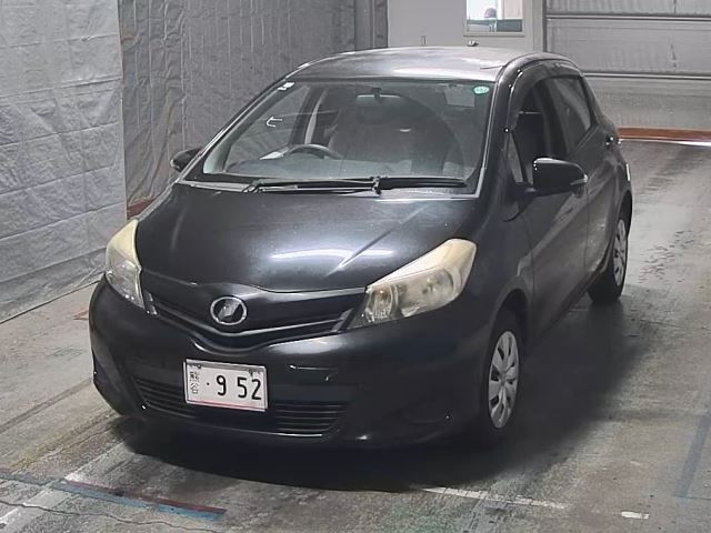TOYOTA VITZ 2012