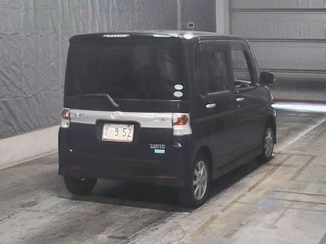 DAIHATSU TANTO 2008