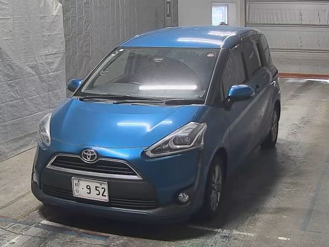 TOYOTA SIENTA 2016