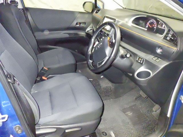 TOYOTA SIENTA 2016