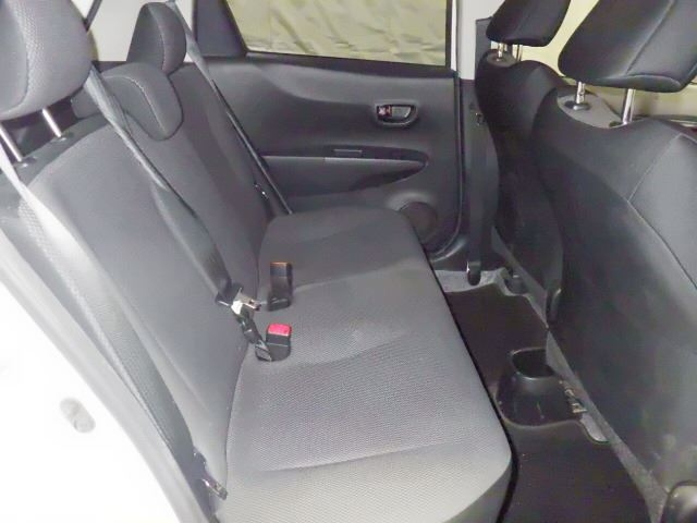 TOYOTA VITZ 2012
