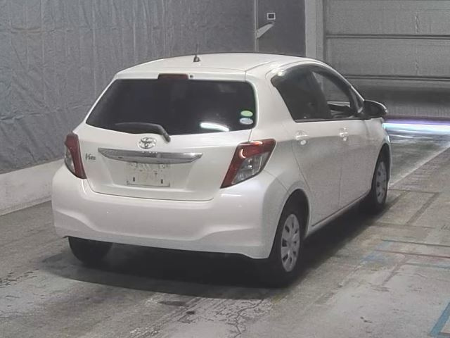 TOYOTA VITZ 2012