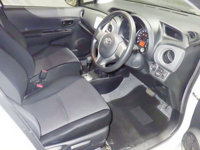 TOYOTA VITZ 2012