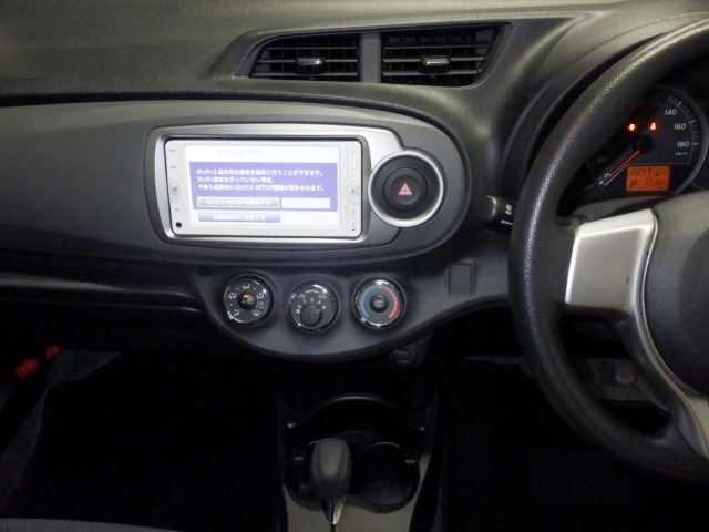 TOYOTA VITZ 2012