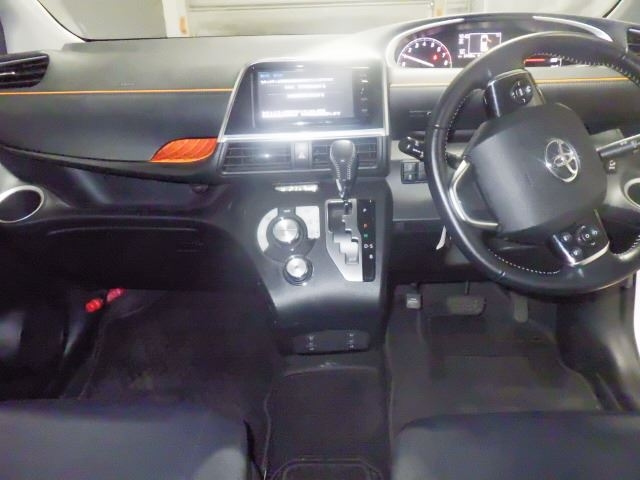 TOYOTA SIENTA 2016