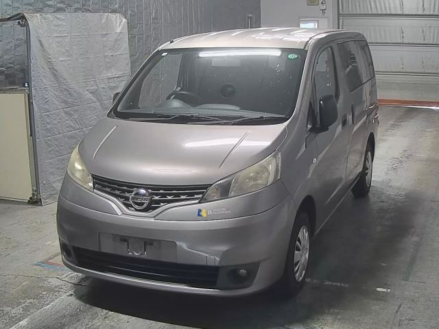 NISSAN NV200 2011