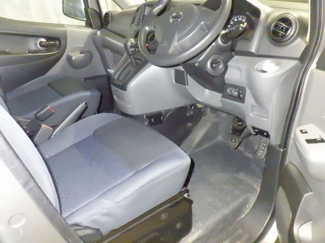 NISSAN NV200 2011