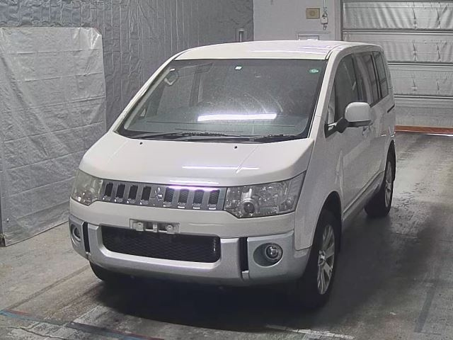 MITSUBISHI DELICA D5 2012