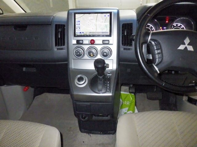 MITSUBISHI DELICA D5 2012