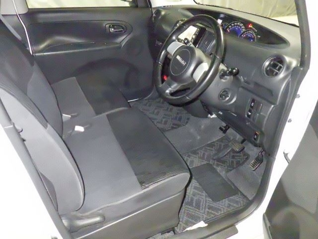 DAIHATSU TANTO 2011