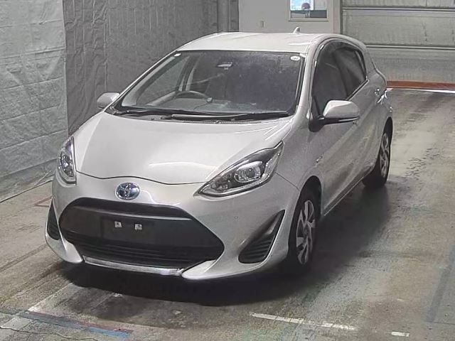 TOYOTA AQUA 2020