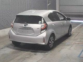 TOYOTA AQUA 2020