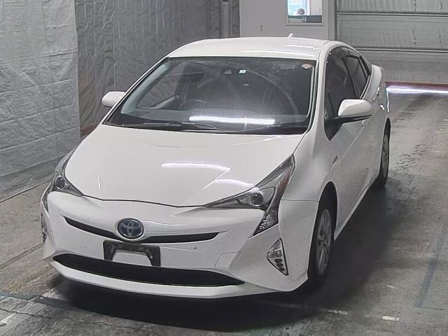 TOYOTA PRIUS 2018