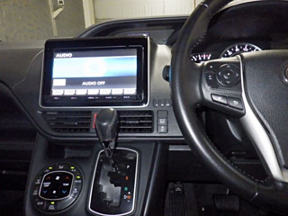 TOYOTA NOAH 2014