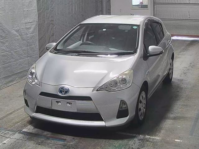 TOYOTA AQUA 2012