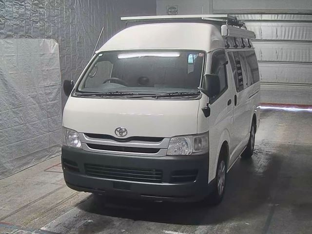 TOYOTA HIACE VAN 2009