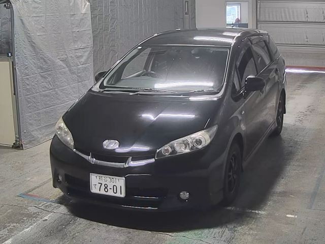 TOYOTA WISH 2010