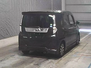 TOYOTA ROOMY 2017